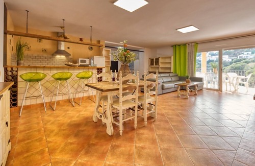 Lloret de Mar Villa | Villa 'Costacabana - Marysol' con vistas al mar, piscina privada y Wi-Fi