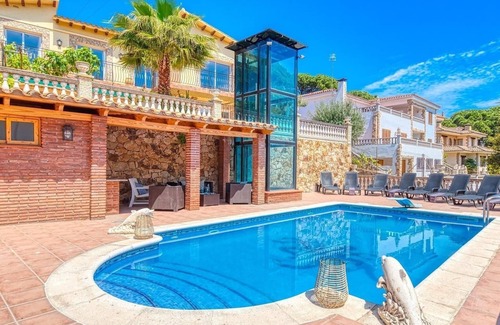 Lloret de Mar Villa | Villa "Costacabana - Dolce Vita" con piscina privada, terrazas privadas y Wi-Fi