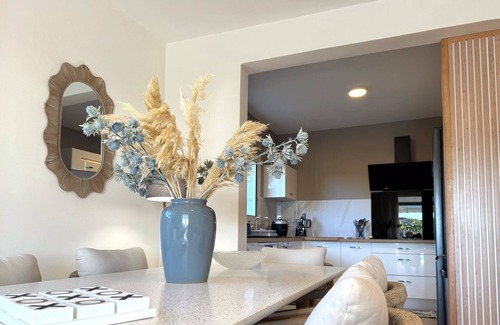 Carosse Casa | Villa Cosy Kerval: Elegancia y serenidad con piscina y vistas impresionante