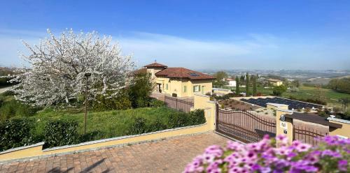 Castagnole delle Lanze Cama Y Desayuno | Villa Cristina Suite