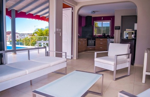 Sainte-Anne Villa | VILLA D'ALICE 1 CENTRO DE LA CIUDAD A 10 minutos A PIE DE LA PLAYA DE BOURG 3 ESTRELLAS