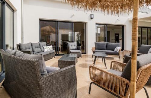 La Turballe Casa | Villa d'Exception avec Piscine, Spa et Salle de Cinéma à 50m de la Plage, Capacité 14 pers. - FR-1-306-1275