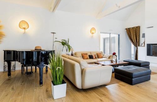 La Turballe Casa | Villa d'Exception avec Piscine, Spa et Salle de Cinéma à 50m de la Plage, Capacité 14 pers. - FR-1-306-1275