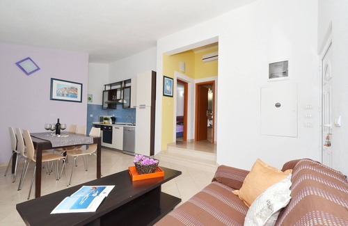 Businci Villa | VILLA Dalmacia moderno situado frente al mar Villa con piscina climatizada, vista preciosa stuning