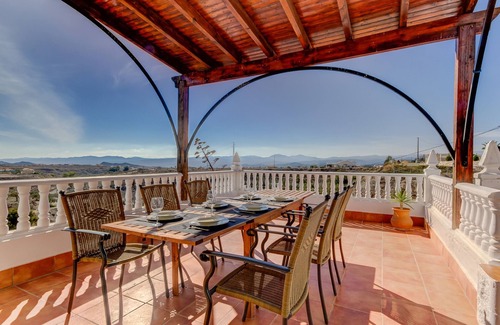 Albox Apartamento | Villa Damara, apartamento de lujo en Granada, ¡para unas vacaciones relajantes!