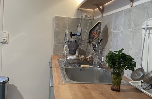 La Tour-de-Salvagny Casa | Villa de Charme Rétro Avec Jardin Ombragé Dans le Centre de La Tour de Salvagny
