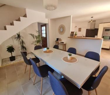 Saint-Julien-de-Peyrolas Casa | Villa des Oliviers avec piscine privée - 5min des Gorges Ardeche