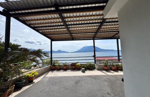 Panajachel Villa | Villa de las aves with Lake Access