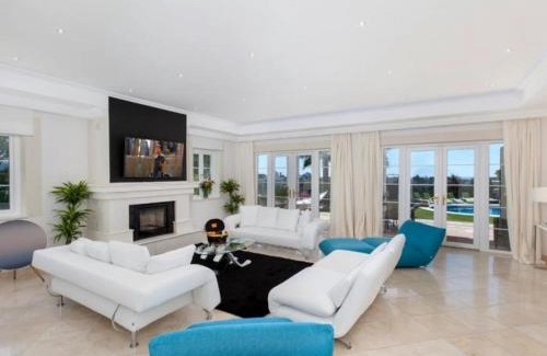 New Golden Mile Villa | Villa de Lujo Cerca de Puerto Banus para 11, Spa y Gimnasio - ES-175-39