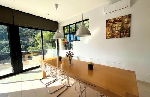 Santa Susanna Villa | Villa de lujo con vistas al mar y piscina privada