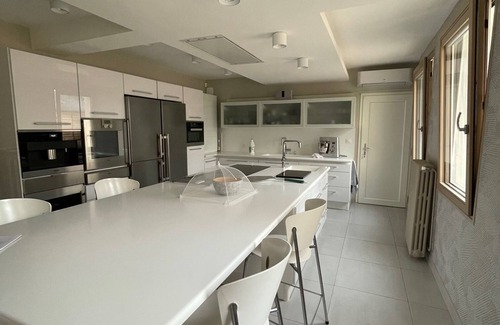 Flore Casa | Villa de Ville
