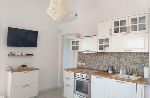 Reitani Casa | Villa dei Fiori - apartment with sea view terrace, 150m from the beach