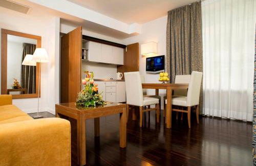 Marina Centro Apartamento | Villa dei Gelsomini & National Hotel dal 1903