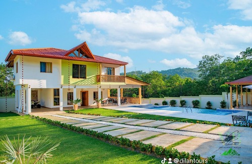 Pedro Brand Casa | Villa del bosque, un ambiente natural para toda la familia!!