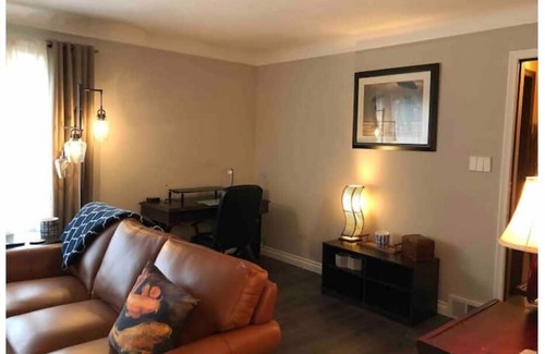 Grosse Pointe Apartamento | Villa del Lago-Luxury King w/2 Queens in Windmill Pointe