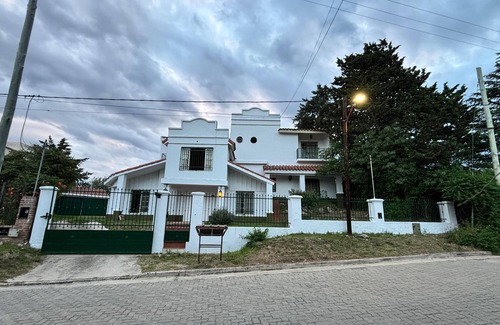 Villa Carlos Paz Casa | Villa Del Lago Great House