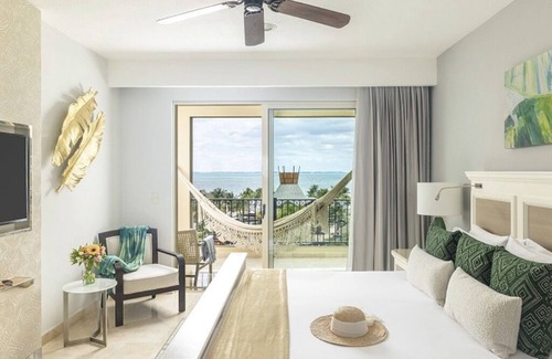 Downtown Cancun Complejo | Villa Del Palmar Cancun Resort: experience a luxury stay.