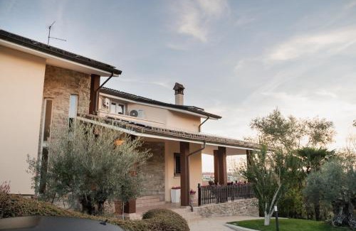 Campobasso Apartamento | Villa Del Sole Inn