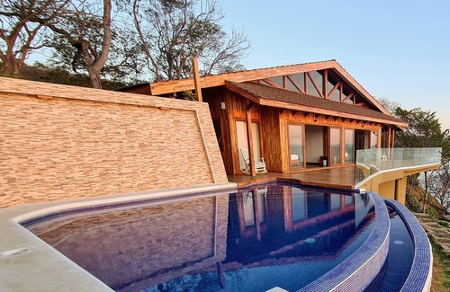 San Juan del Sur Villa | VILLA DELFÍN - Beachfront Luxury Villa 180° views