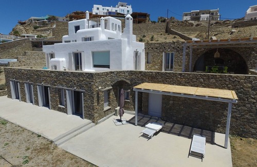 Faros Armenistis Villa | Villa DeLucien