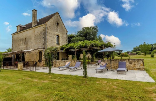 Domme Villa | Villa 'Demeure Au Coeur De La Nature' con piscina privada, terraza privada y Wi-Fi