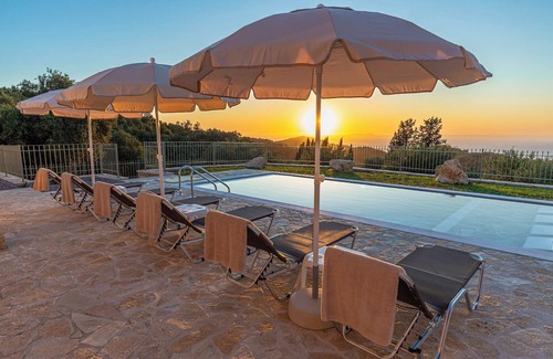 Petaleia Villa | Villa Deos by Elayan Villas - 3 bedrooms and private pool