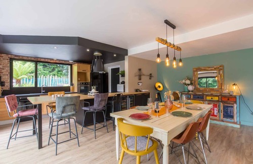 Berven Casa | Villa DES Marronniers, Maison Entre Terre et Mer; Avec Spa, Baby Foot et ps4