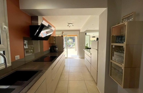 Lambesc Casa | Villa des Pins, beautiful family home, near Aix en Provence, 8 people