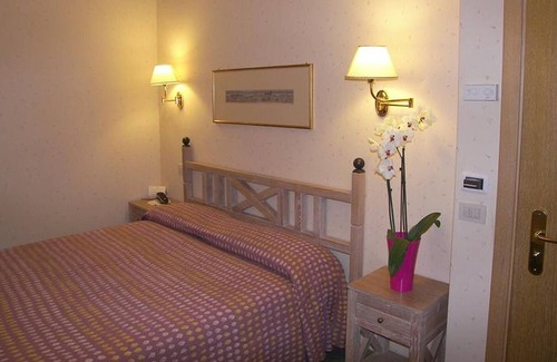 Sant'Elia Fiumerapido Cama Y Desayuno | Villa Des Reves habitación para 3 en el verde cerca de Montecassino