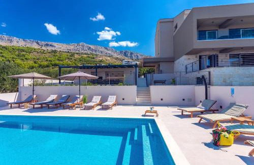 Podstrana Villa | Villa Diva with 7 bedrooms, heated pool, sauna and fun zone, sea views