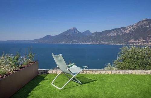 Brenzone sul Garda Apartamento | Villa Divina22 - APT Prima con piscina e vista lago