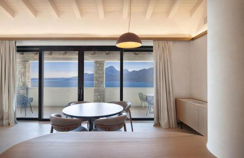 Brenzone sul Garda Apartamento | Villa Divina22 - APT Divina con piscina e vista lago