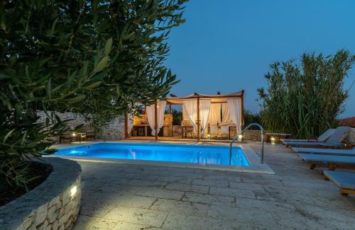 Slatine Casa | Villa Dome