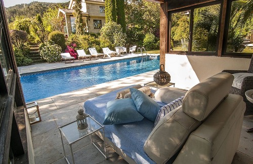 Gondomar Villa | Villa Donas en las Rias Baixas entre mar y montaña con piscina salina.