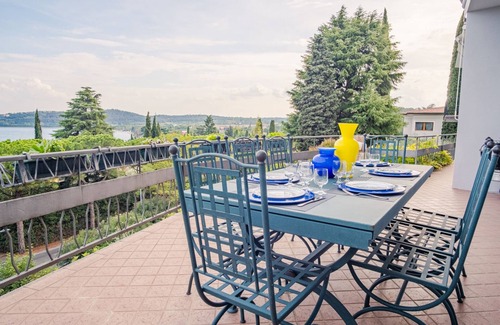Padenghe sul Garda Apartamento | Villa Dora - Tres Habitaciones Piso, Capacidad 6