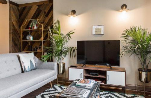 Bronzeville Casa | Villa Dubois Guest House