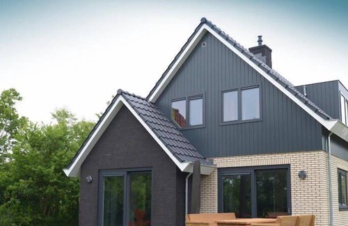 Den Burg Casa | Villa Duinbraam is located in one of the most beautiful places on Texel, in close proximity to the forest and de