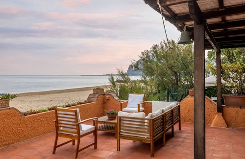 Latina Lido Villa | Villa Duna frente al mar con acceso directo exclusivo a la playa de 50m.