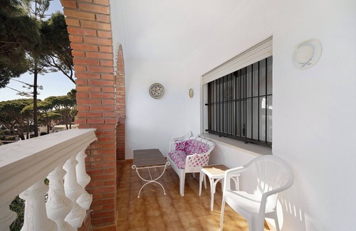 Chiclana de la Frontera Villa | Villa 'El Chozo' con vistas al mar, piscina privada y Wi-Fi