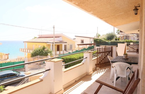 Gallina Villa | Villa Eden Appartamento in Villa a 5 Minuti Dalla Spiaggia di Sabbia Fine