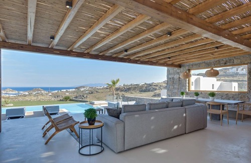 Kalafatis Villa | Villa Eden /Pool/4+1bdrms/5baths/10 guests outdoor dining/parking/garden/BBQ