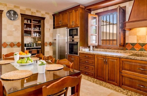 Ronda Villa | Villa 'El Arroyo Ronda' con vistas a la montaña, Wi-Fi y aire acondicionado