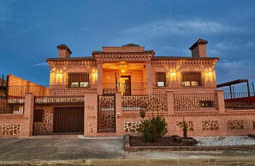 Layos Villa | Villa El Rosal del Pozo