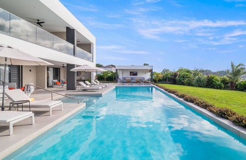 Weston Villa | Villa Elan 5 Bedroom Villa