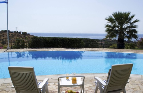 Lavreotiki Villa | VILLA ELENI - Impresionantes vistas de la playa más hermosa de Atenas