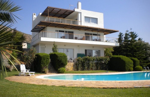 Lavreotiki Villa | VILLA ELENI - Impresionantes vistas de la playa más hermosa de Atenas