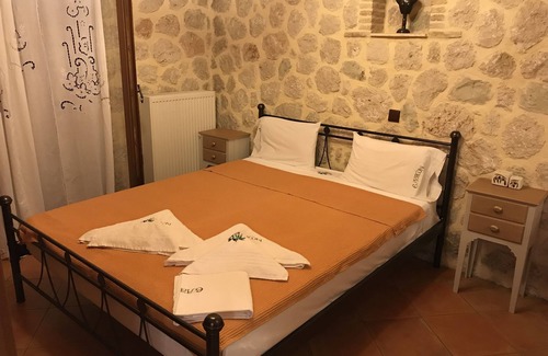Tsoukaladhes Casa | "Villa Eleon" casas de piedra tradicionales