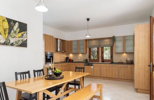 Monopari Villa | Villa en una zona tranquila con acceso a todas las playas del sur y cerca de servicios.