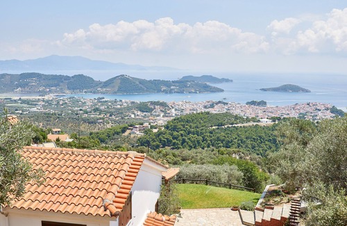 Skiathos Town Villa | Once Villa - Villa de lujo privado con vista panorámica del mar Egeo