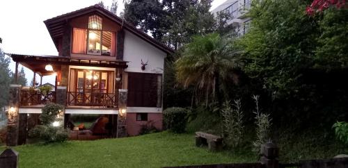 Parongpong Casa | Villa Elisabeth at Villa Istana Bunga